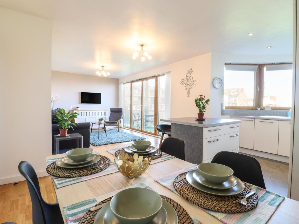 Flat 19 By The Beach Harwich Buitenkant foto