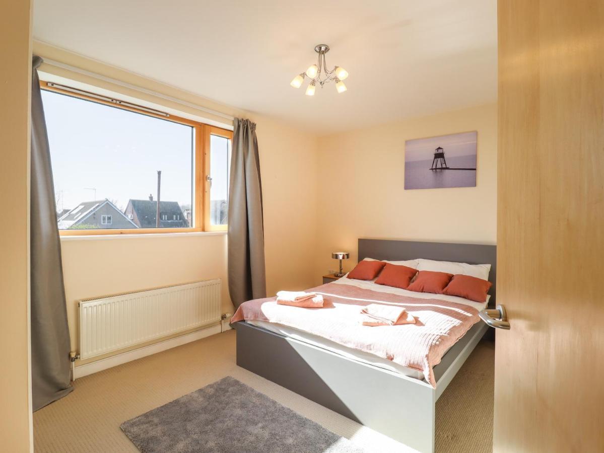 Flat 19 By The Beach Harwich Buitenkant foto