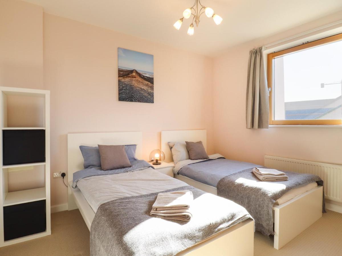 Flat 19 By The Beach Harwich Buitenkant foto